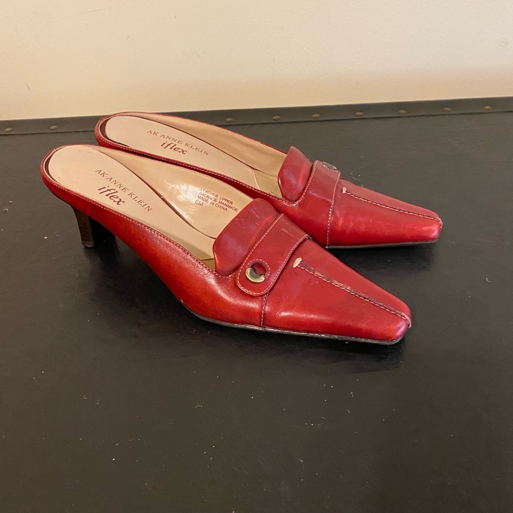 Anne Klein Women’s Size 6M Red Leather Mules with Seam down the front of shoe